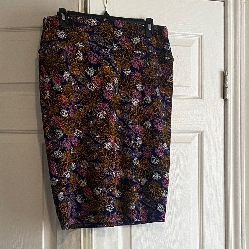 LuLaRoe Cassie skirt. Size large